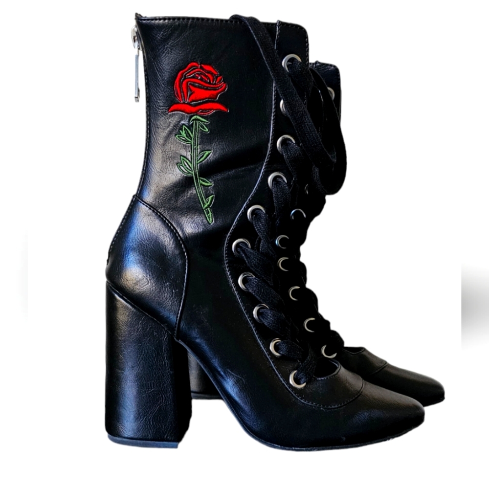 Poster GRL Boho Grunge Embroidered Rose‎ Heels Boots, size 6
